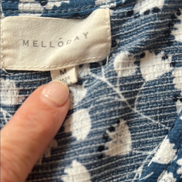 MELLODAY Blue and White Puff Sleeve Ruched Blouse - Picture 3 of 4